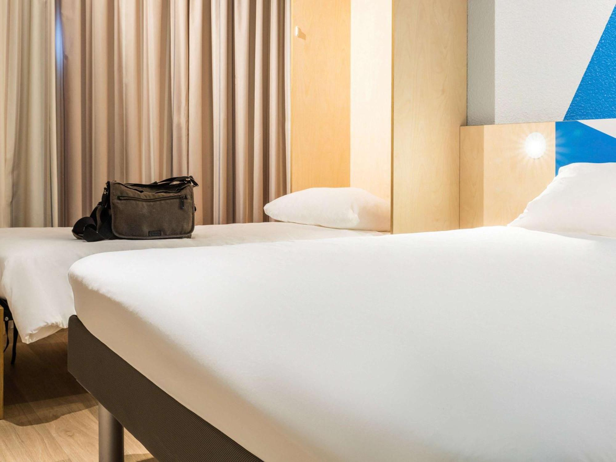 Ibis Budget Tours Sud شامْبري لي تور المظهر الخارجي الصورة