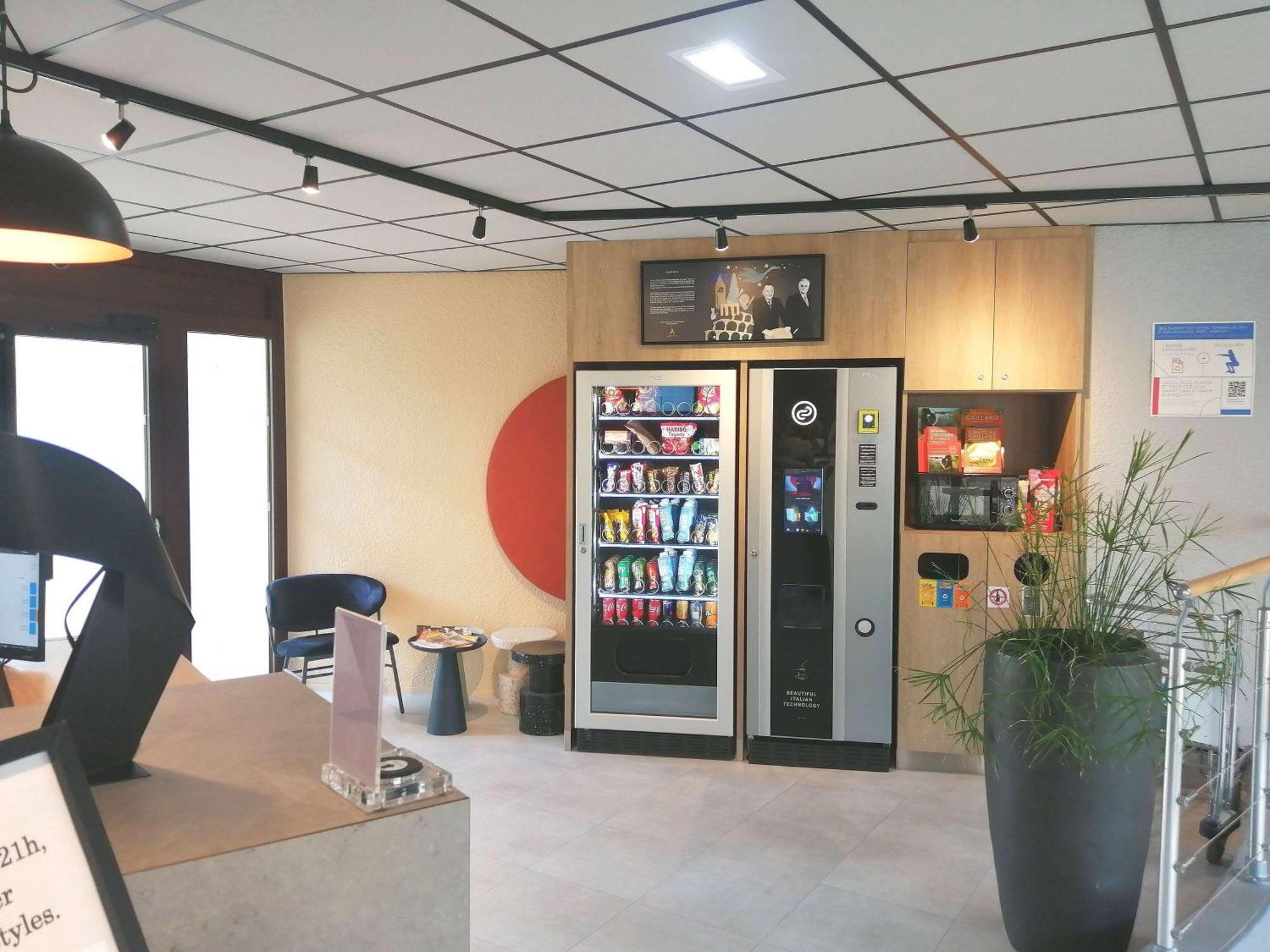 Ibis Budget Tours Sud شامْبري لي تور المظهر الخارجي الصورة